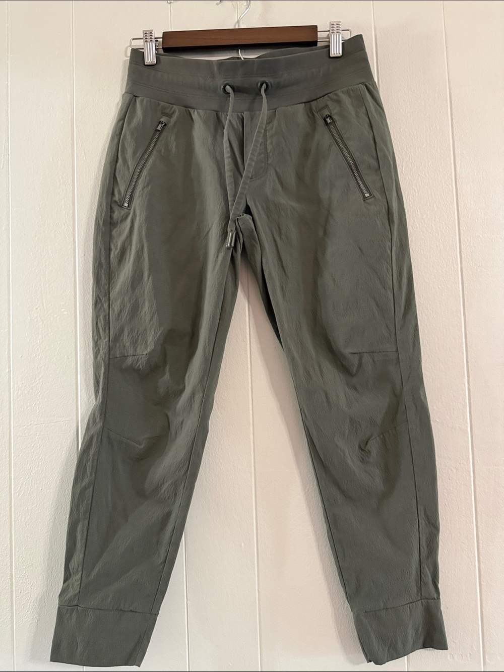 Athleta Trekkie North Jogger size 2 P